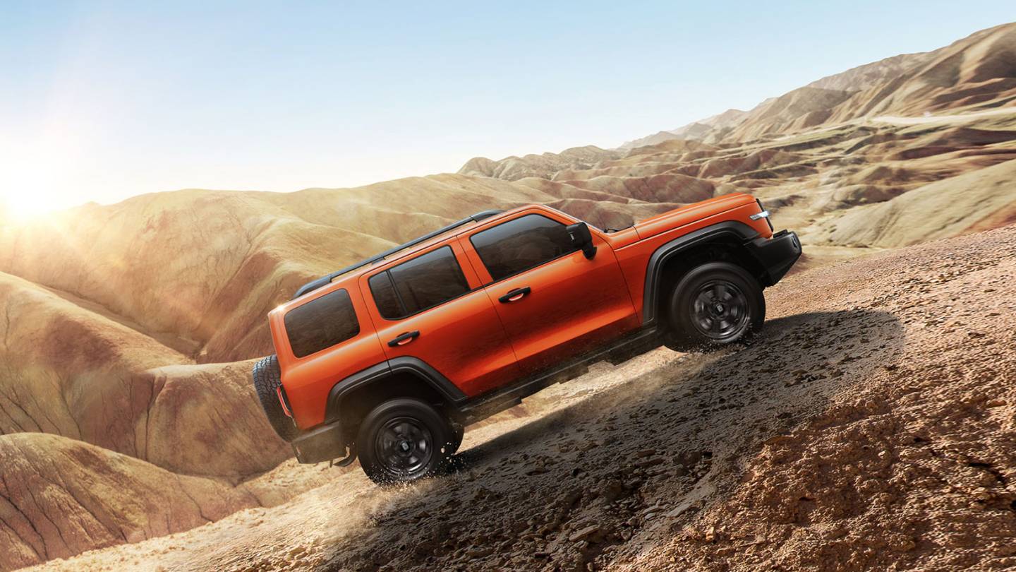 Explore the Tank 300 Exterior