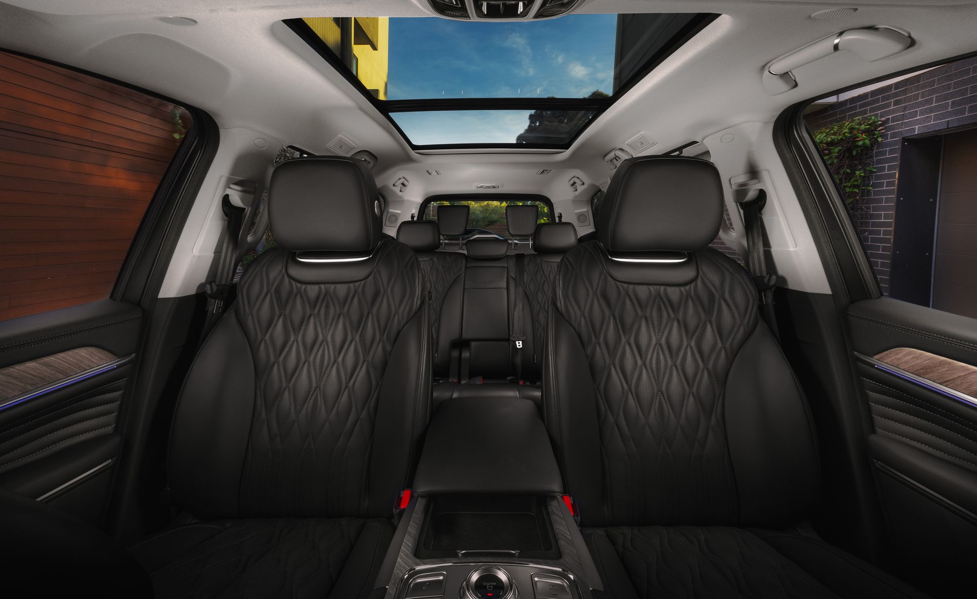 Explore the Tank 500 Interior Interior Features