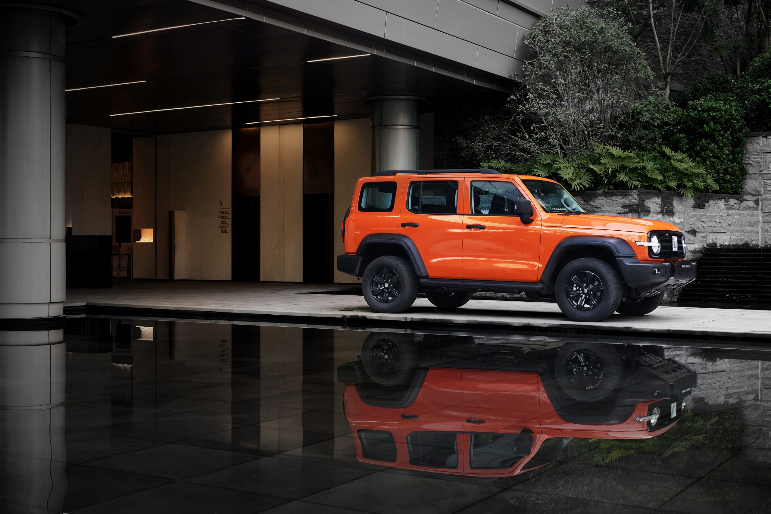 Explore the Tank 300 Safety Safety Feature 2